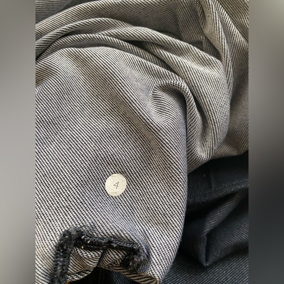 Lululemon size 4 denim like crop leggings size 4 - Picture 7 of 7